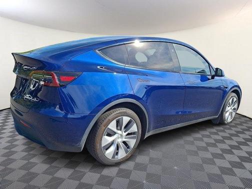2023 Tesla Model Y Long Range Dual Motor All-Wheel Drive