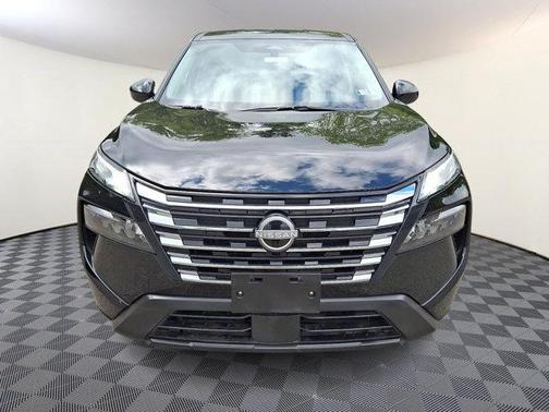 Super Black 2025 Nissan Rogue SV