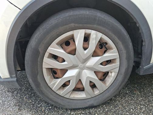 Blizzard Pearl 2020 Toyota C-HR LE