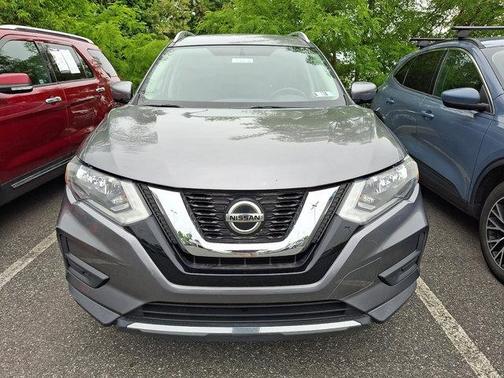 Gun Metallic 2018 Nissan Rogue SV