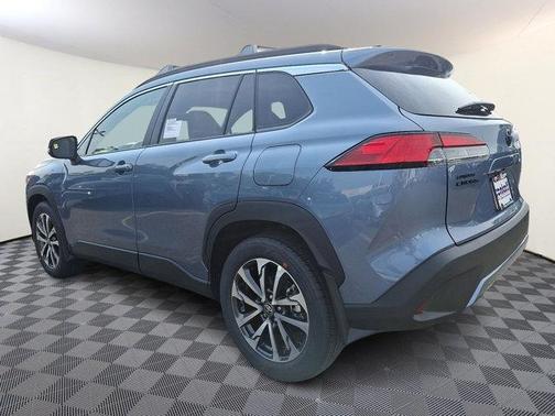 2025 Toyota Corolla Cross XLE