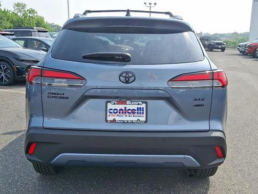 2025 Toyota Corolla Cross XLE