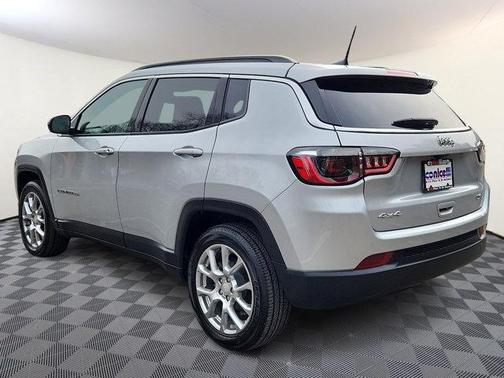 2024 Jeep Compass Latitude Lux