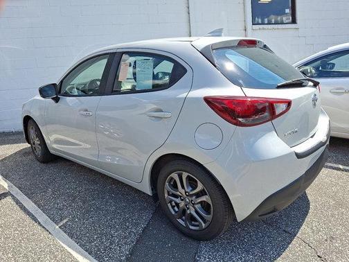 2020 Toyota Yaris Sedan LE