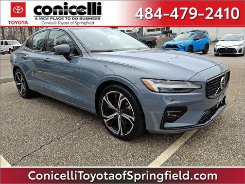 2024 Volvo S60 B5 Plus Dark Theme