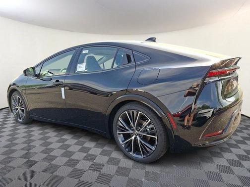 2025 Toyota Prius L