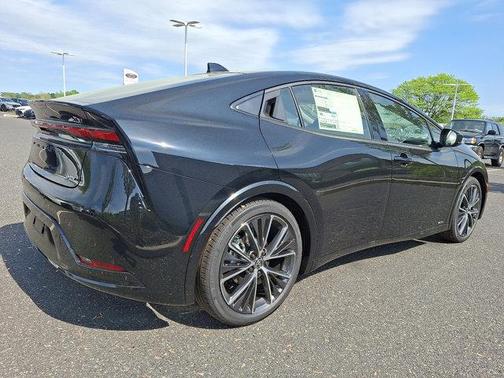 2025 Toyota Prius L