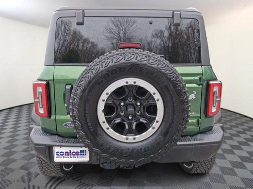 Eruption Green Metallic 2022 Ford Bronco Badlands