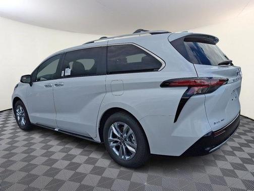 2025 Toyota Sienna Limited 7-Passenger