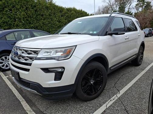 White 2018 Ford Explorer XLT