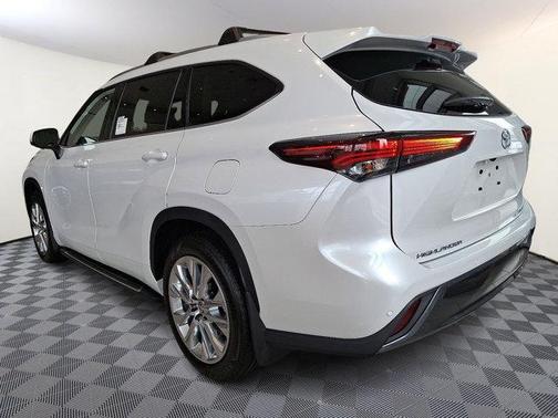 2025 Toyota Highlander Limited