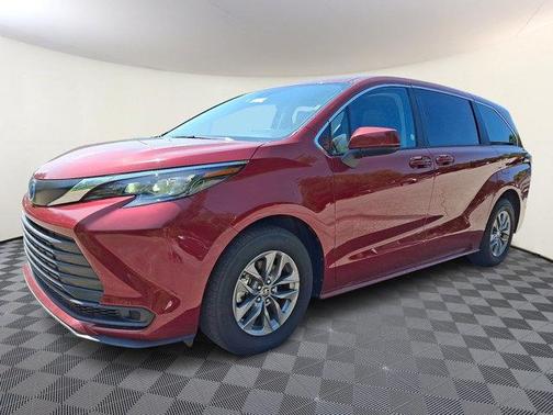 2024 Toyota Sienna LE
