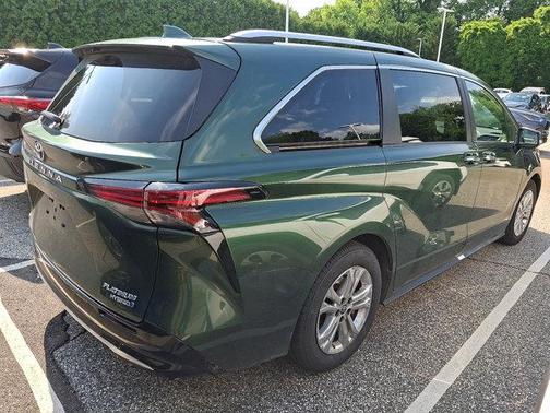 2023 Toyota Sienna Platinum 7 Passenger