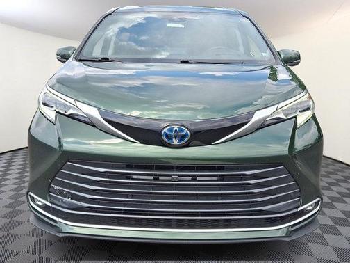 2023 Toyota Sienna Platinum 7 Passenger