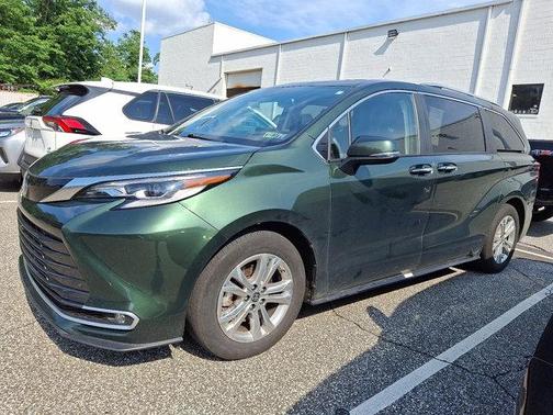 2023 Toyota Sienna Platinum 7 Passenger