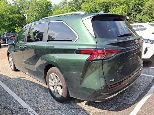 2023 Toyota Sienna Platinum 7 Passenger