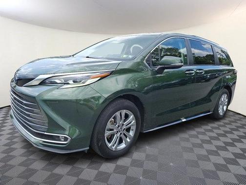2023 Toyota Sienna Platinum 7 Passenger