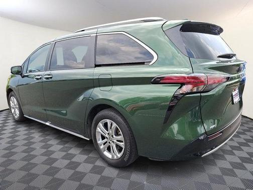 2023 Toyota Sienna Platinum 7 Passenger