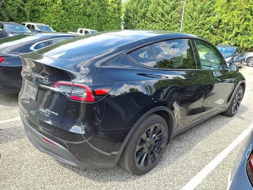 2024 Tesla Model Y Long Range Dual Motor All-Wheel Drive
