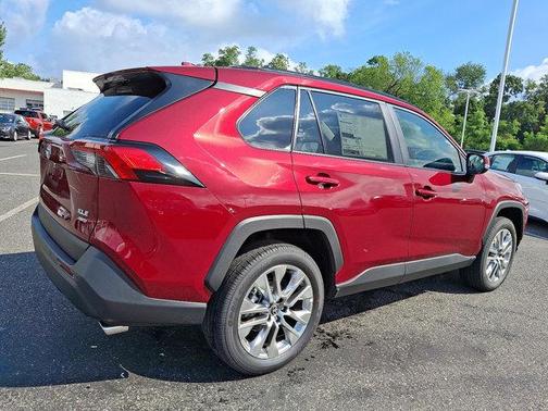 2025 Toyota RAV4 XLE Premium