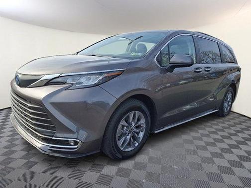 2023 Toyota Sienna XLE 7 Passenger