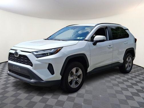Ice Cap 2025 Toyota RAV4 XLE