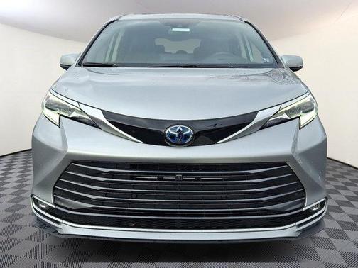 2023 Toyota Sienna Platinum