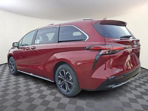 2025 Toyota Sienna Platinum