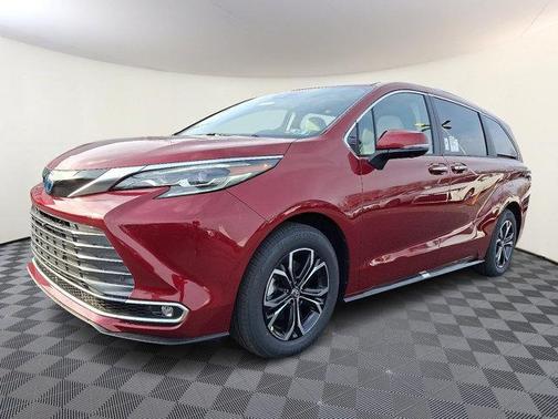 2025 Toyota Sienna Platinum