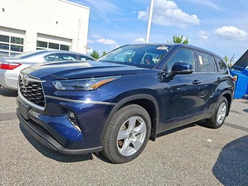 2022 Toyota Highlander LE