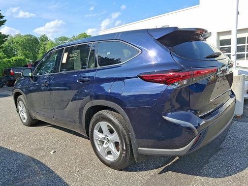 2022 Toyota Highlander LE