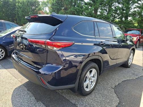 2022 Toyota Highlander LE