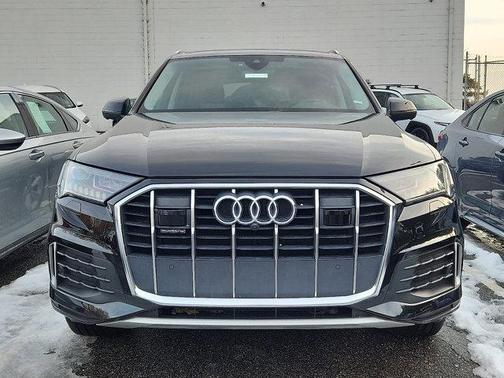 2024 Audi Q7 45 Premium Plus