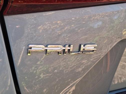 2022 Toyota Prius XLE