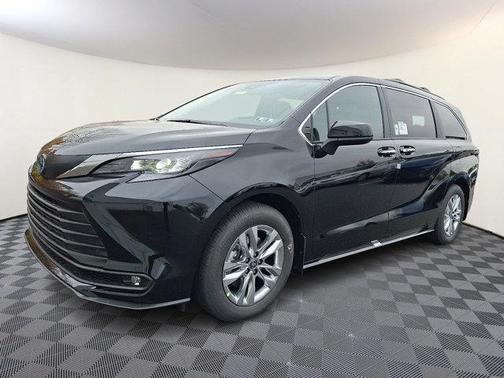 2025 Toyota Sienna XLE