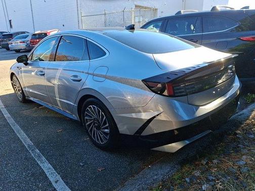2024 Hyundai SONATA Hybrid Limited