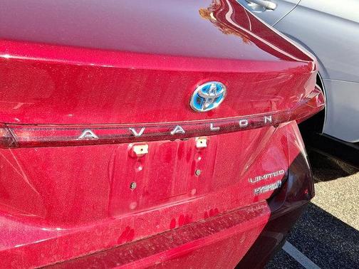 2020 Toyota Avalon Hybrid Limited