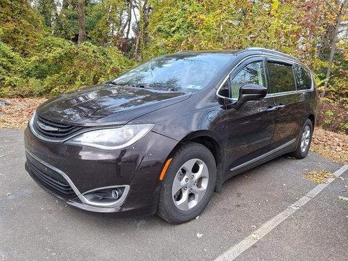 2018 Chrysler Pacifica Hybrid Touring L