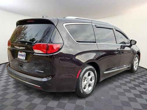 2018 Chrysler Pacifica Hybrid Touring L