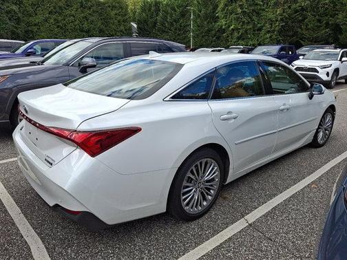2022 Toyota Avalon Hybrid Limited