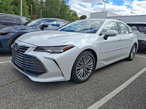 2022 Toyota Avalon Hybrid Limited