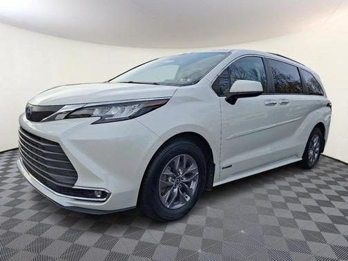 2021 Toyota Sienna XLE 7 Passenger