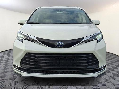 2021 Toyota Sienna XLE 7 Passenger