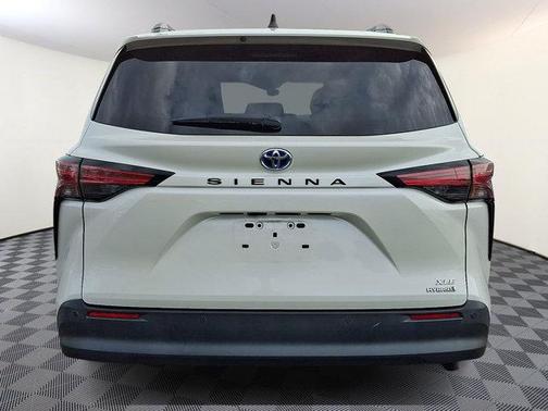 2021 Toyota Sienna XLE 7 Passenger