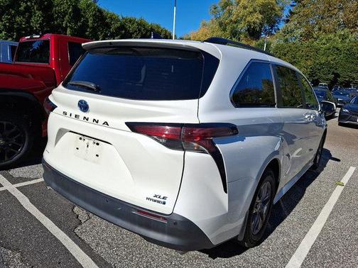 2021 Toyota Sienna XLE 7 Passenger