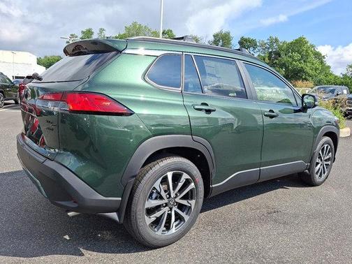 2025 Toyota Corolla Cross XLE