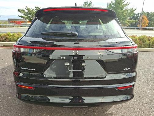 2025 Toyota Crown Signia Limited