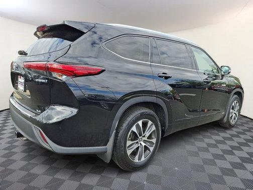 2021 Toyota Highlander Hybrid XLE