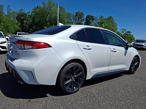 2024 Toyota Corolla Hybrid SE
