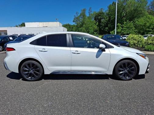 2024 Toyota Corolla Hybrid SE